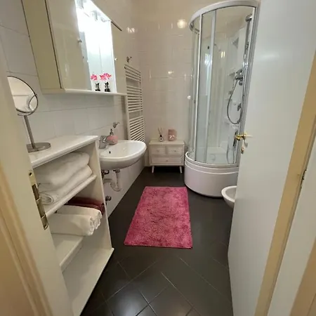 Charming In The Historic Centre- Spacious And Relaxing Apartment *