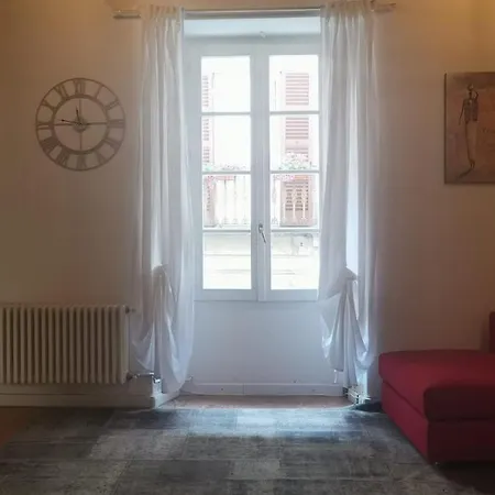 Apartment Charming In The Historic Centre- Spacious And Relaxing